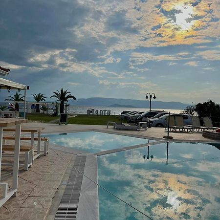 Umbrella Beach Apartments カボス エクステリア 写真
