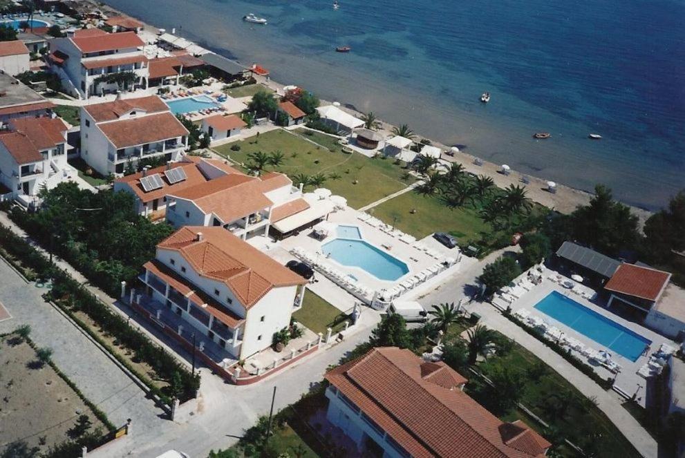 Umbrella Beach Apartments カボス エクステリア 写真