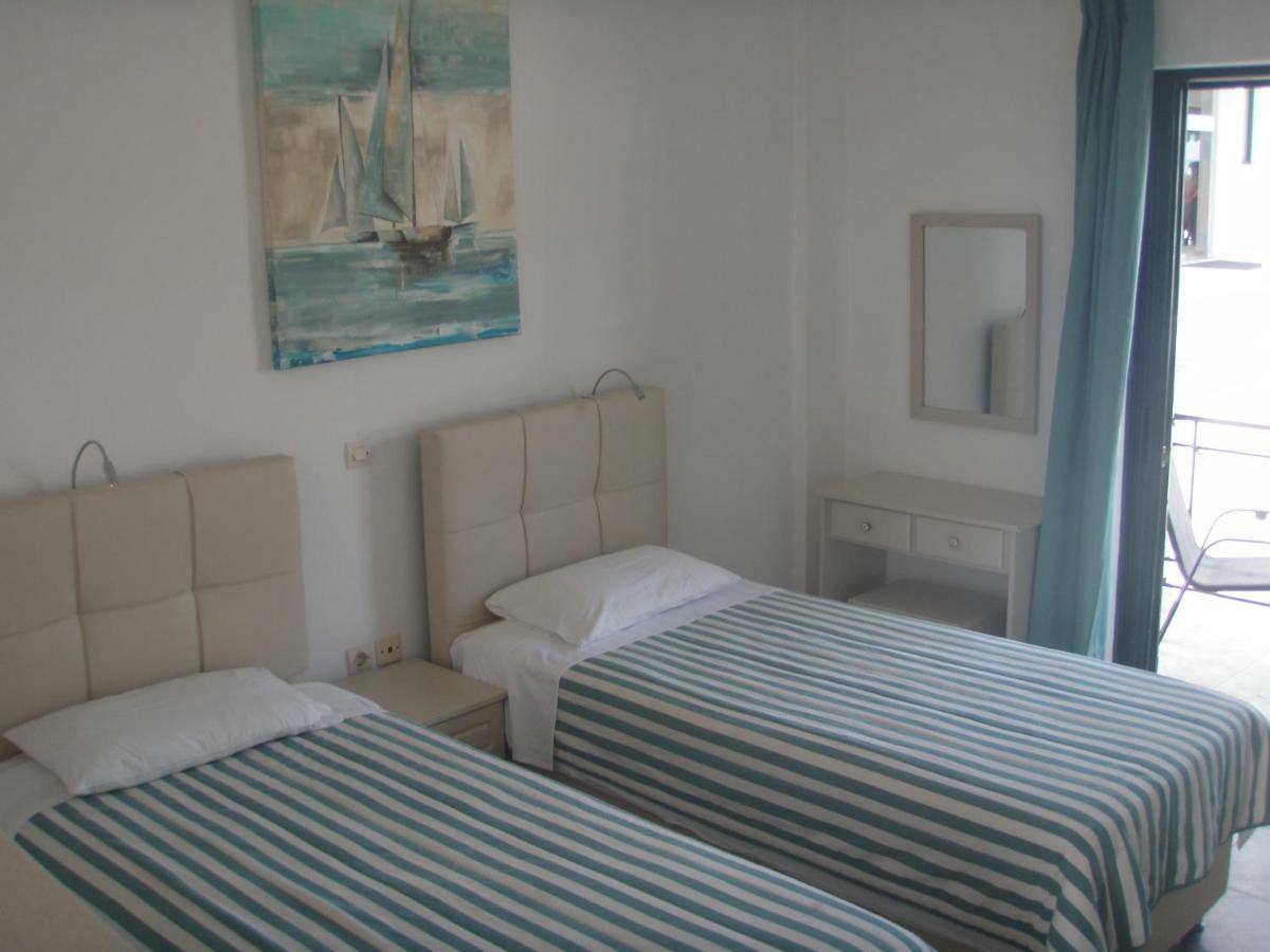 Umbrella Beach Apartments カボス エクステリア 写真